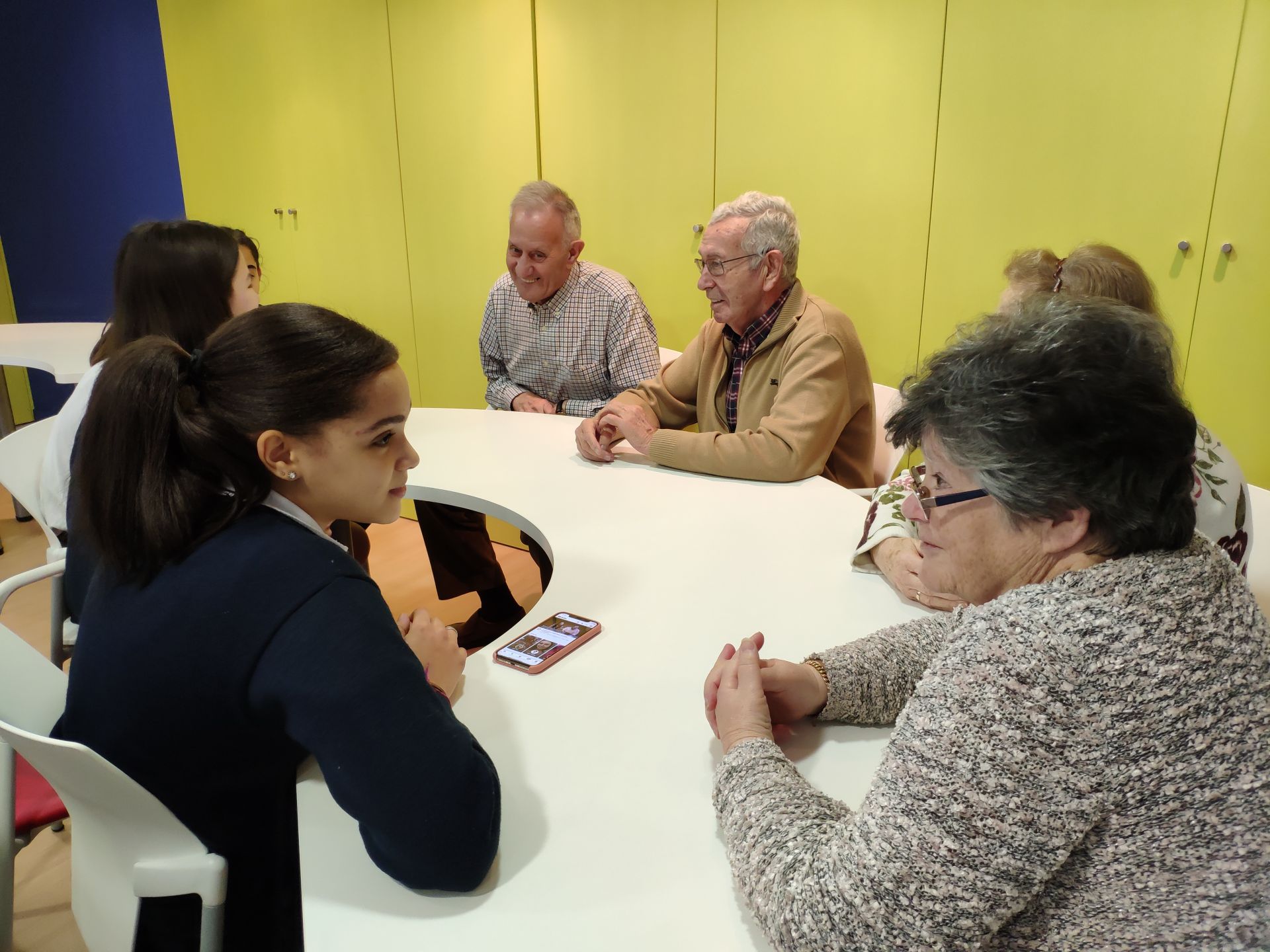 actividad intergeneracional Alzheimer Valladolid img